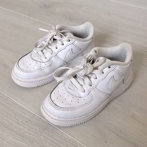 White Nike Air Force One’s